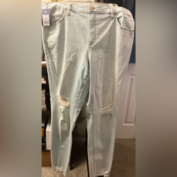 Universal Thread Denim - ‼️SALE ‼️ Light high rise skinny denim, new with tags, 18W